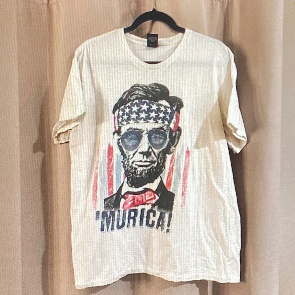 Source Unknown Vintage Graphic Tee - White, Red, Blue